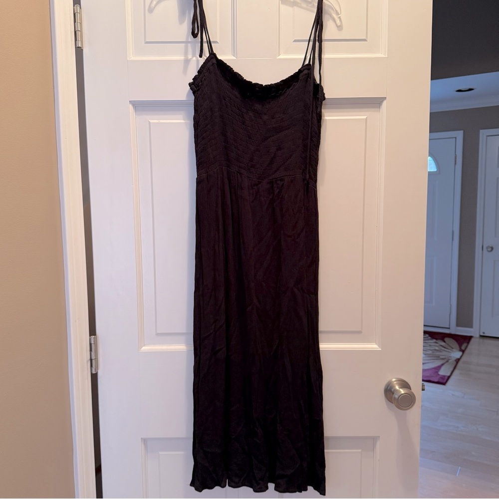 Black elastic LOFT beach cover up or dress!